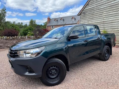 Toyota Hilux Pickup 2.4 D-4D Active 4WD Euro 6 4dr (3.5t)