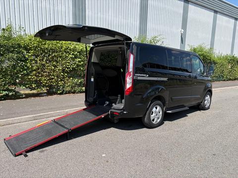 Ford Tourneo Custom Minibus 2.0 310 EcoBlue Titanium Auto L1 Euro 6 (s/s) 5dr
