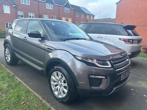 2015 Land Rover Range Rover Evoque, photograph 2