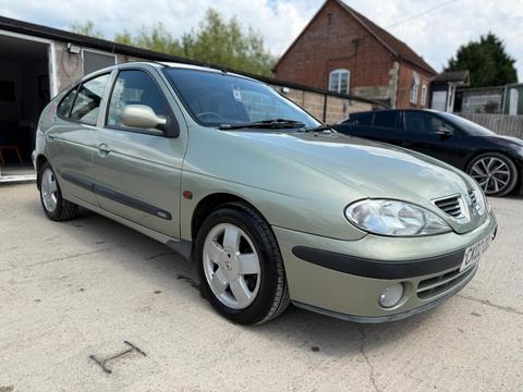 Renault Megane Hatchback 1.6 16v Fidji 5dr