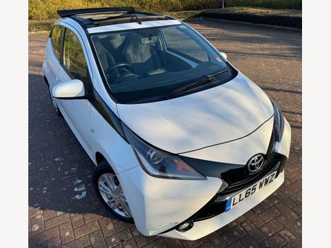 Toyota AYGO Hatchback 1.0 VVT-i x-pression x-wave Euro 5 5dr Euro 5
