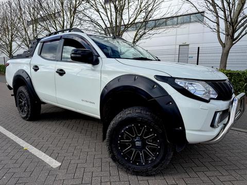 Mitsubishi L200 Pickup 2.4 DI-D DC Barbarian Auto 4WD Euro 5 4dr