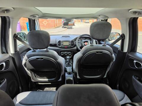 2013 Fiat 500L, photograph 4