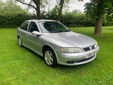Vauxhall Vectra Hatchback 2.2i 16v CD 5dr