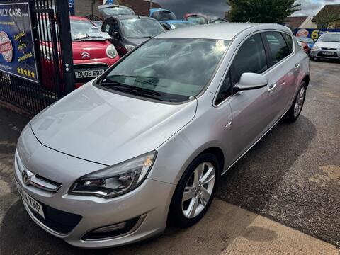 Vauxhall Astra Hatchback 1.6 16v SRi Euro 5 5dr