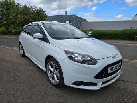 Ford Focus Hatchback 2.0T EcoBoost ST-2 Euro 5 (s/s) 5dr
