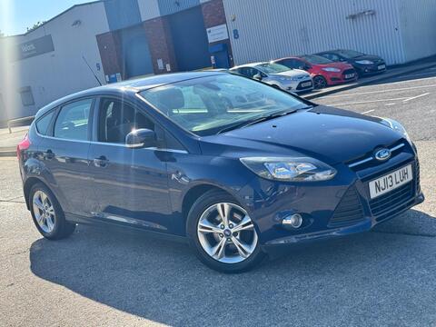 Ford Focus Hatchback 1.0T EcoBoost Zetec Euro 5 (s/s) 5dr