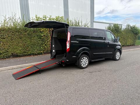 Ford Tourneo Custom Minibus 2.0 320 EcoBlue Titanium Auto L1 Euro 6 (s/s) 5dr