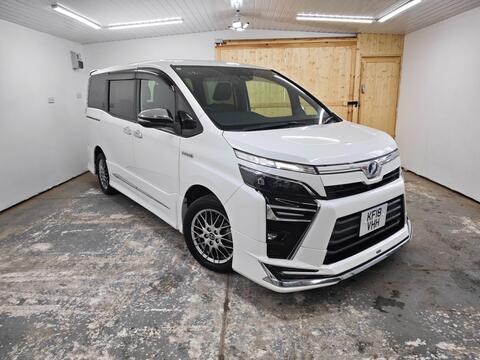 Toyota Voxy MPV HYBRID MODELISTA 7 SEATER