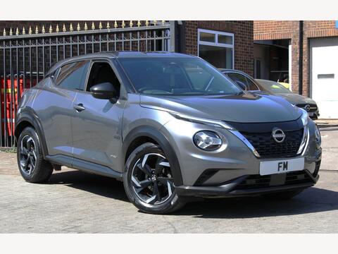Nissan Juke SUV 1.6 N-Connecta Auto Euro 6 5dr