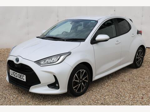 Toyota Yaris Hatchback 1.5 VVT-h Design E-CVT Euro 6 (s/s) 5dr