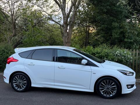Ford Focus Hatchback 1.0T EcoBoost ST-Line Euro 6 (s/s) 5dr