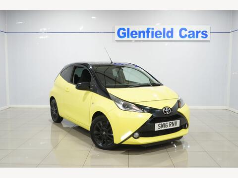Toyota AYGO Hatchback 1.0 VVT-i x-cite 3 Yellow Bi-Tone Euro 6 3dr