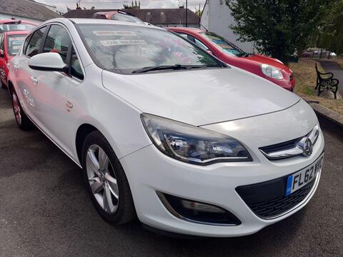 Vauxhall Astra Hatchback 1.6 16v SRi Euro 5 5dr