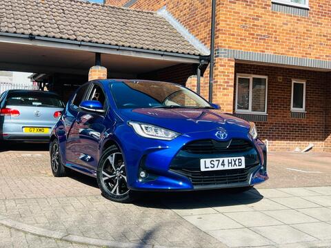 Toyota Yaris Hatchback 1.5 VVT-h Design E-CVT Euro 6 (s/s) 5dr