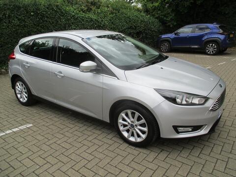 Ford Focus Hatchback 1.0T EcoBoost Titanium Euro 6 (s/s) 5dr