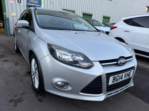 Ford Focus Hatchback 1.0T EcoBoost Zetec Euro 5 (s/s) 5dr