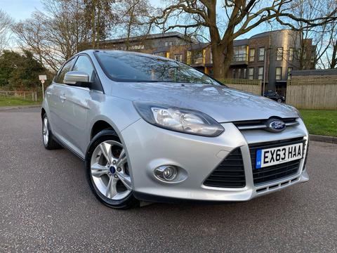 Ford Focus Hatchback 1.6 Zetec Powershift Euro 5 5dr