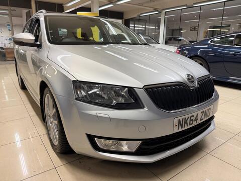 Skoda Octavia Estate 2.0 TDI Elegance 4WD Euro 5 (s/s) 5dr