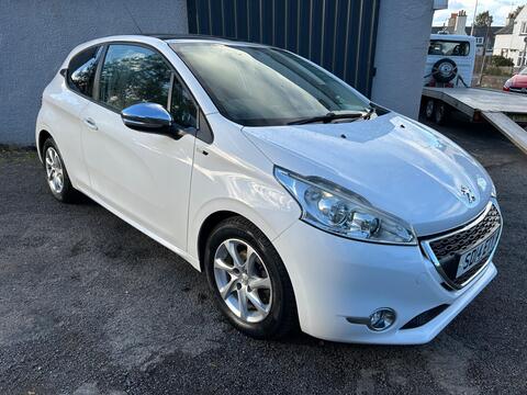 Peugeot 208 Hatchback 1.2 VTi Style Euro 5 3dr