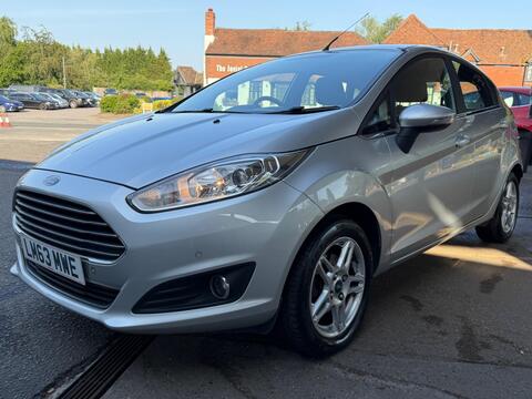 Ford Fiesta Hatchback 1.0 Zetec Euro 5 (s/s) 5dr