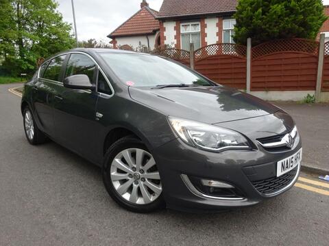 Vauxhall Astra Hatchback 2.0 CDTi ecoFLEX Elite Euro 5 (s/s) 5dr