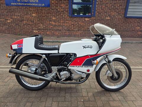 Norton Commando 750 Naked 850