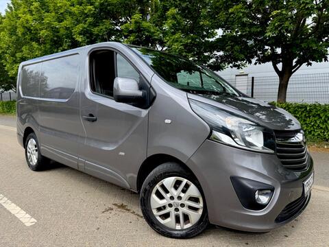 Vauxhall Vivaro Panel Van 1.6 CDTi 2700 BiTurbo ecoFLEX Sportive L1 H1 Euro 5 (s/s) 5dr