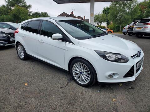 Ford Focus Hatchback 1.6 TDCi Zetec Navigator Euro 5 (s/s) 5dr