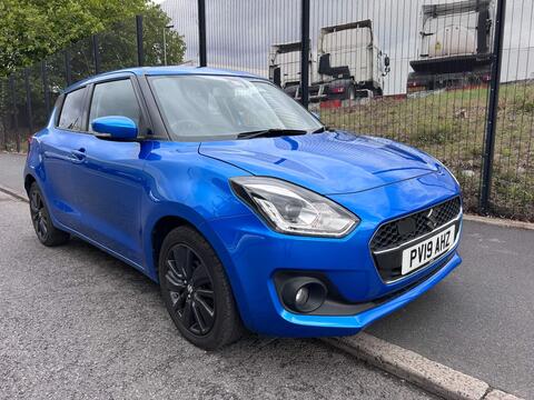 2019 Suzuki Swift, photograph 3