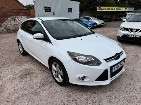 Ford Focus Hatchback 1.6 Zetec Powershift Euro 5 5dr