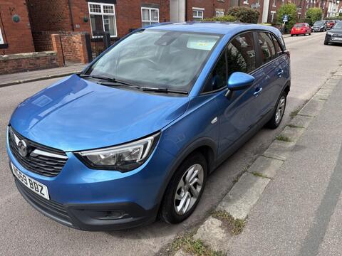 2020 Vauxhall Crossland X, photograph 2