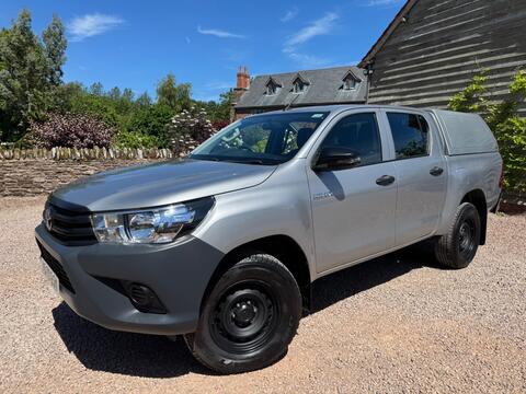 Toyota Hilux Pickup 2.4 D-4D Active 4WD Euro 6 (s/s) 4dr