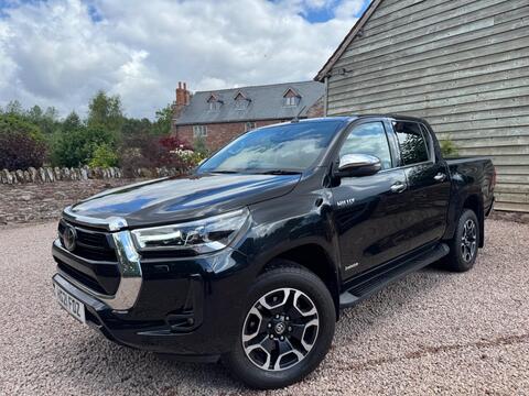 Toyota Hilux Pickup 2.8 D-4D Invincible 4WD Euro 6 (s/s) 4dr