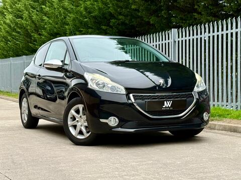 Peugeot 208 Hatchback 1.2 VTi Style Euro 5 3dr