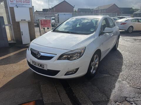 Vauxhall Astra Hatchback 2.0 CDTi ecoFLEX SRi Euro 5 (s/s) 5dr