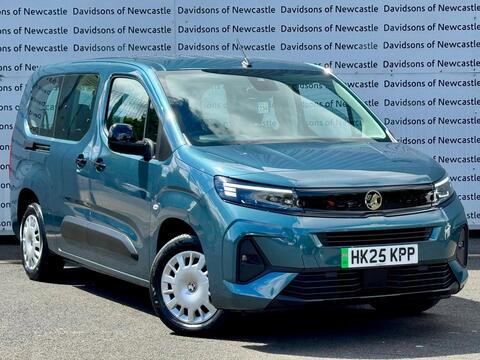 Vauxhall Combo Life Electric MPV 52kWh Design XL MPV Auto 5dr (7.4kW Charger)