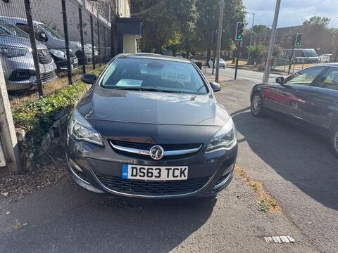Vauxhall Astra Hatchback 1.6 16v SE Euro 5 5dr