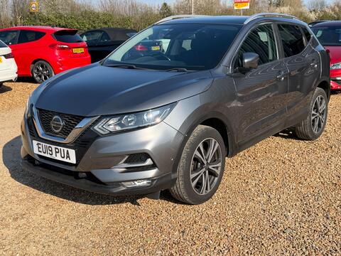 Nissan Qashqai SUV 1.3 DIG-T N-Connecta Euro 6 (s/s) 5dr