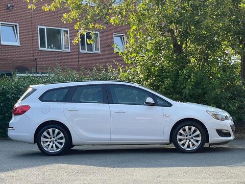 Vauxhall Astra Estate 1.6 CDTi BlueInjection Design Sports Tourer Euro 6 (s/s) 5dr
