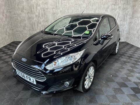Ford Fiesta Hatchback 1.0T EcoBoost Titanium Euro 6 (s/s) 5dr