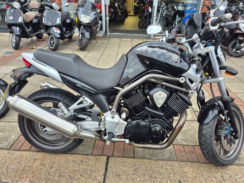 Yamaha BT1100 Naked 1100 Bulldog