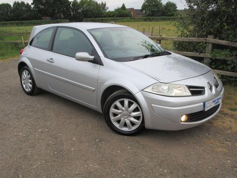 Renault Megane Hatchback 1.6 VVT Dynamique 3dr