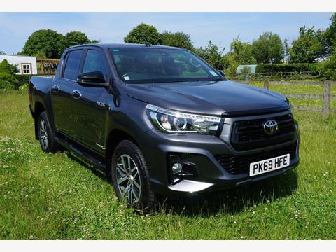 Toyota Hilux Pickup 2.4 D-4D Invincible X 4WD Euro 6 (s/s) 4dr (TSS)
