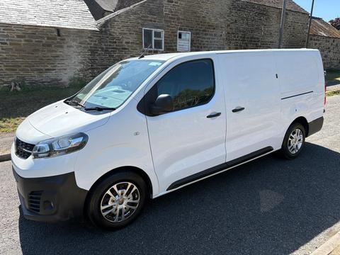 Vauxhall Vivaro Panel Van 2.0 Turbo D 3100 Dynamic L2 H1 Euro 6 (s/s) 6dr