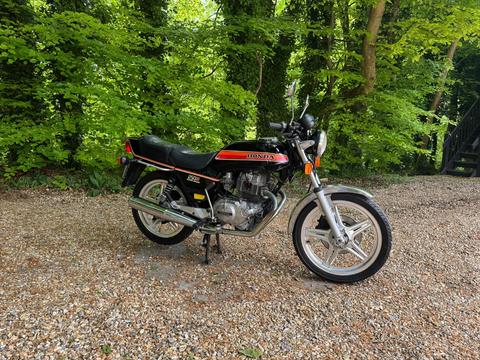 Honda CB250 Naked