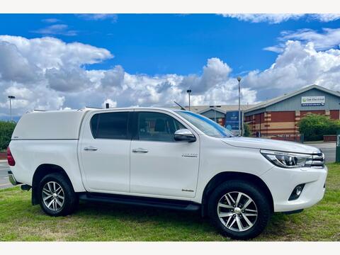 Toyota Hilux Pickup 2.4 D-4D Invincible Auto 4WD Euro 6 (s/s) 4dr (TSS)