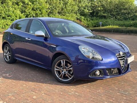 Alfa Romeo Giulietta Hatchback 2.0 JTDM-2 Exclusive Euro 5 (s/s) 5dr