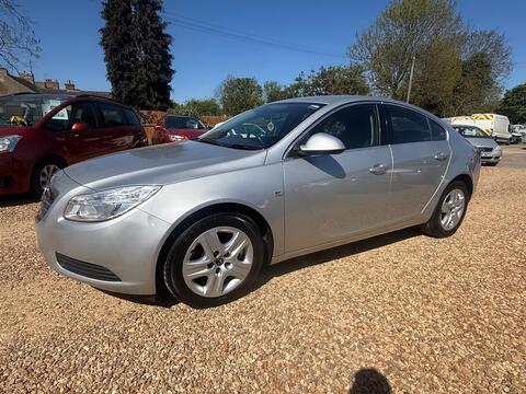 Vauxhall Insignia Hatchback 1.8 16V Exclusiv Euro 5 5dr