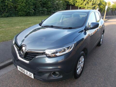 Renault Kadjar SUV 1.2 TCe Expression + Euro 6 (s/s) 5dr